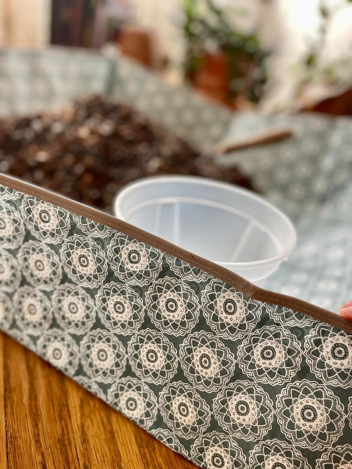 Repotting Mat for Indoor Plant Transplanting Control Mess, Waterproof Succulent Potting Mat Square Planting Tray Soil Change Mat